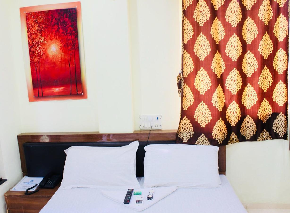 Akshara Residency Hotel Mumbai Bagian luar foto